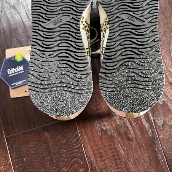 ASICS Tiger Runner Leopard Print - Picture 4 of 6